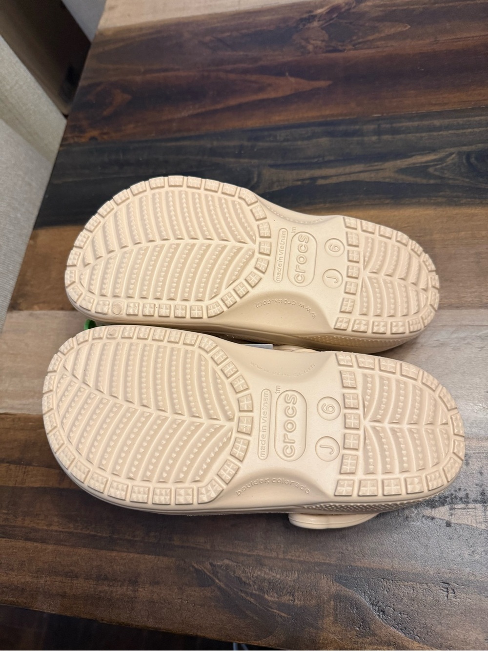 Crocs Classic Clog Kids Slip On Clog Adjustable Strap J6 Beige 206991-2DS - Picture 3 of 4